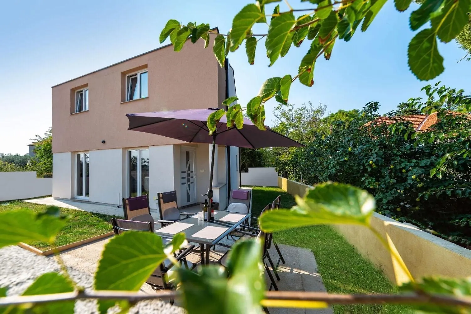 Holiday Home Tome - Comfortable & Modern Nin